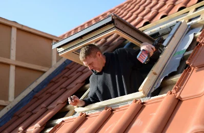 Pose de fenêtres de toit Velux à Hestrud